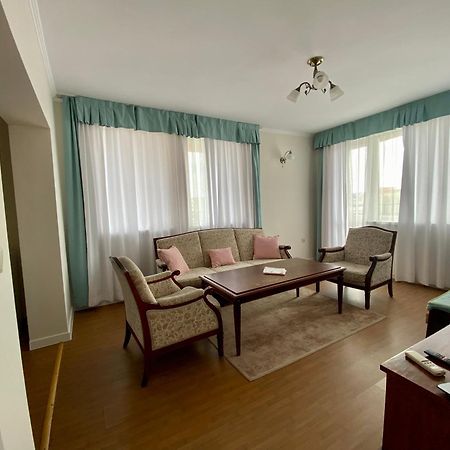 Wild Cherry Apartments St Constantin et Helena Extérieur photo