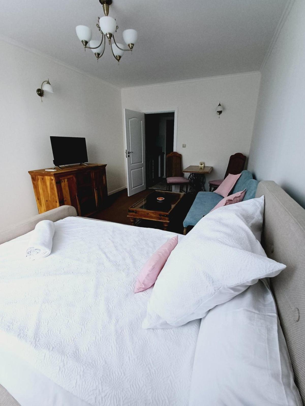 Wild Cherry Apartments St Constantin et Helena Extérieur photo