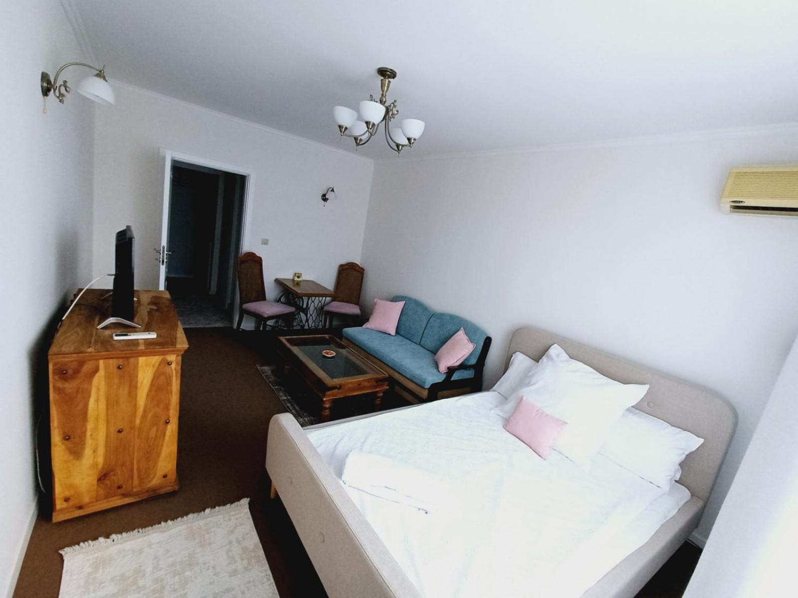Wild Cherry Apartments St Constantin et Helena Extérieur photo